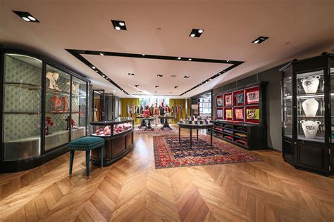 gucci london flagship|Gucci store manhattan.